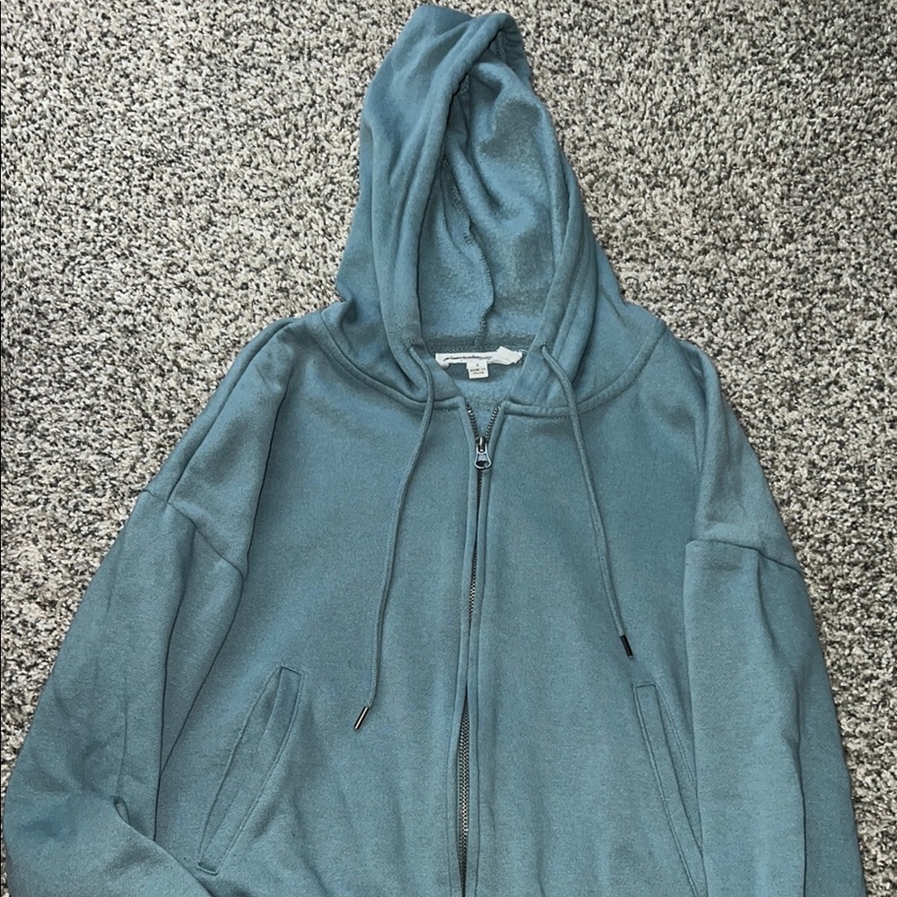NEW cropped hoodie.
